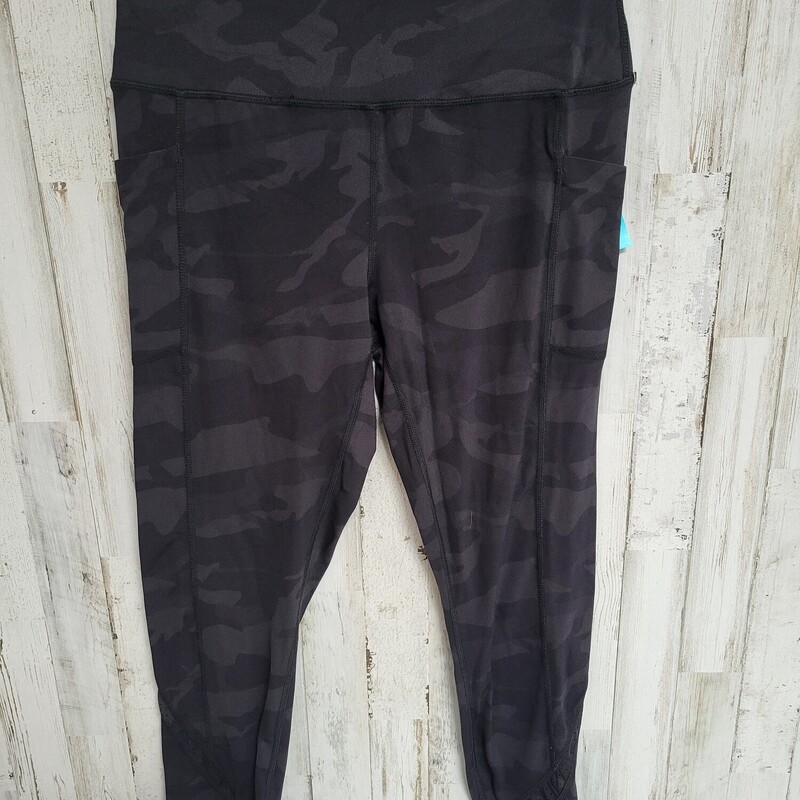 L Black Camo Leggings