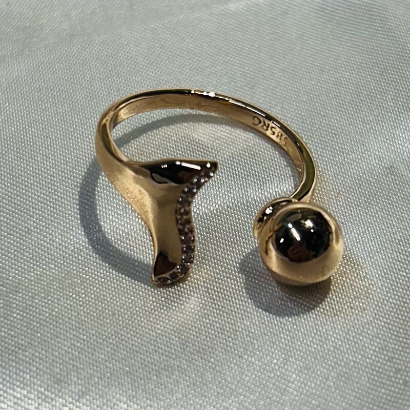 585RG Wave Ball Ring
Rose Gold Size: 9.5