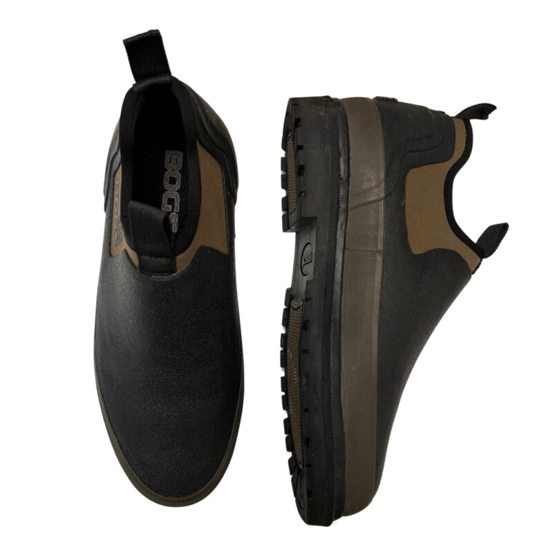 BOGS Urban Farmer Ankle Boot<br />
Mens Size 7, Womens Size 9<br />
Waterproof Slip On Shoes<br />
Colors: Black and Moss<br />
Size: 9