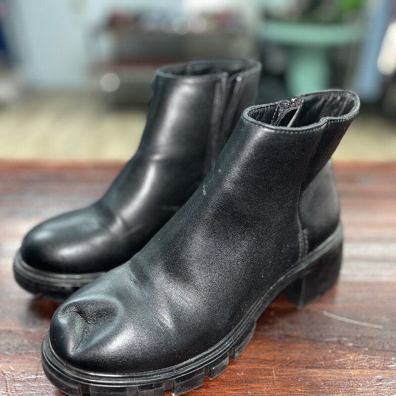 A8 Black Chunky Heel Boot