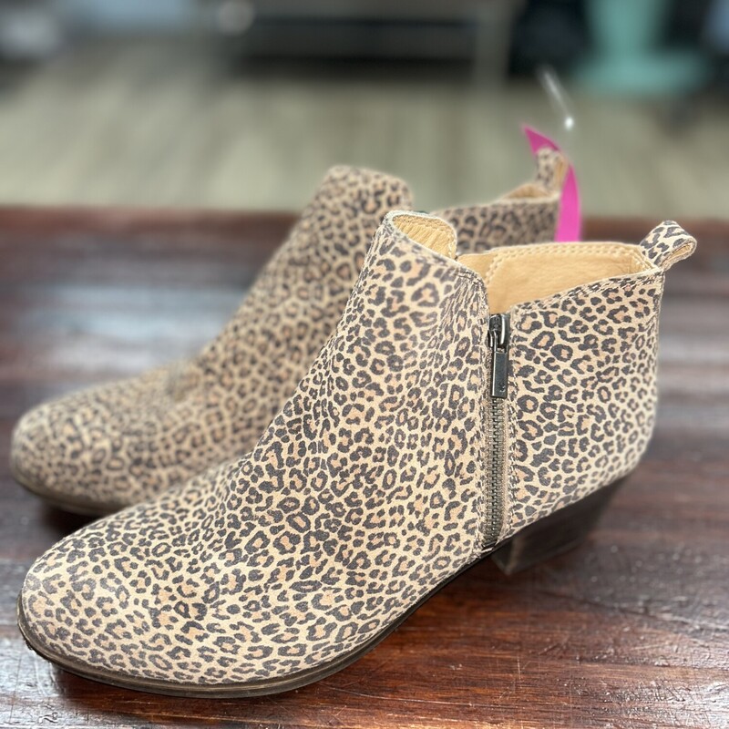 A8.5 Leopard Zip Booties