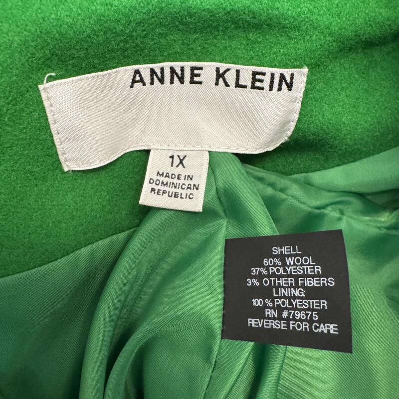 Anne Klein Wool Blend Coat<br />
Double Breasted<br />
Button Closure<br />
Color:  Kelly Green<br />
Size: 1X