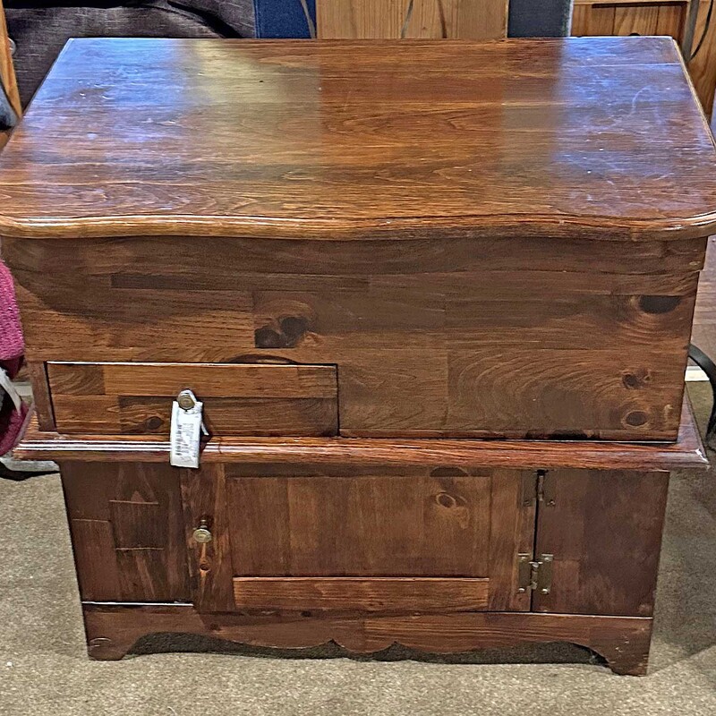 Dark Wood Dry Sink
Top opens for storage and one drawer.
31 In Wide x 21 In Deep x 28 in Tall.