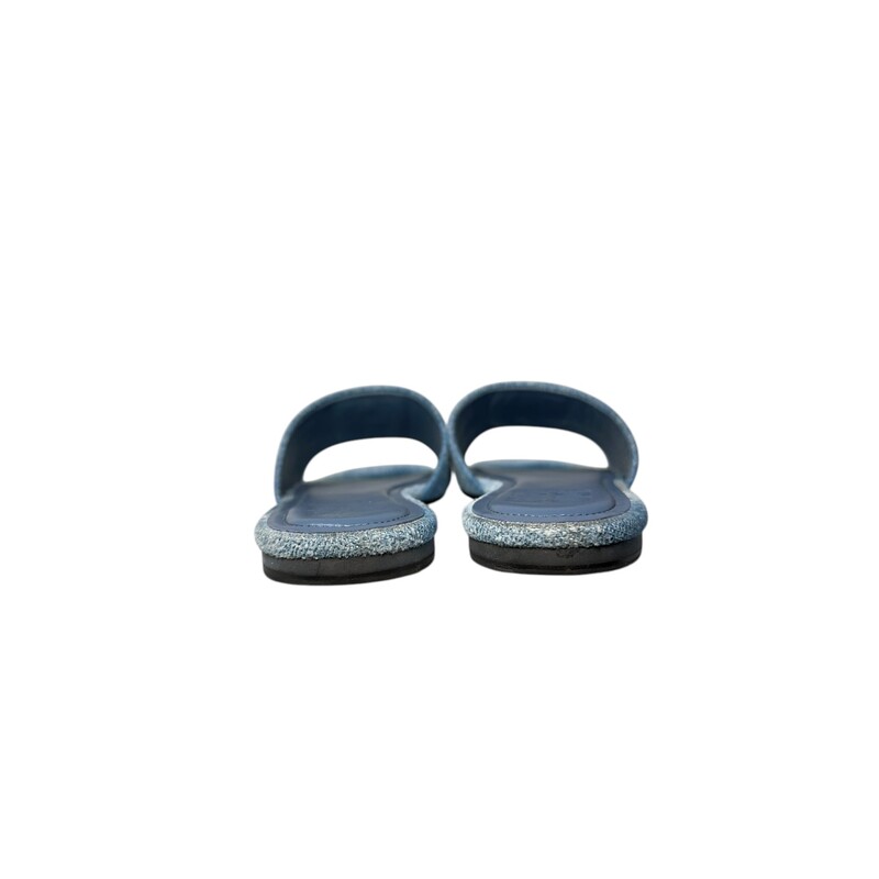 Givenchy 4G Flat Sandals Blue Denim<br />
<br />
Size: 38<br />
<br />
Style Code: BE3066FFLJ-420<br />
<br />
In excellent condition.<br />
<br />
Comes with the original dust bag and box.