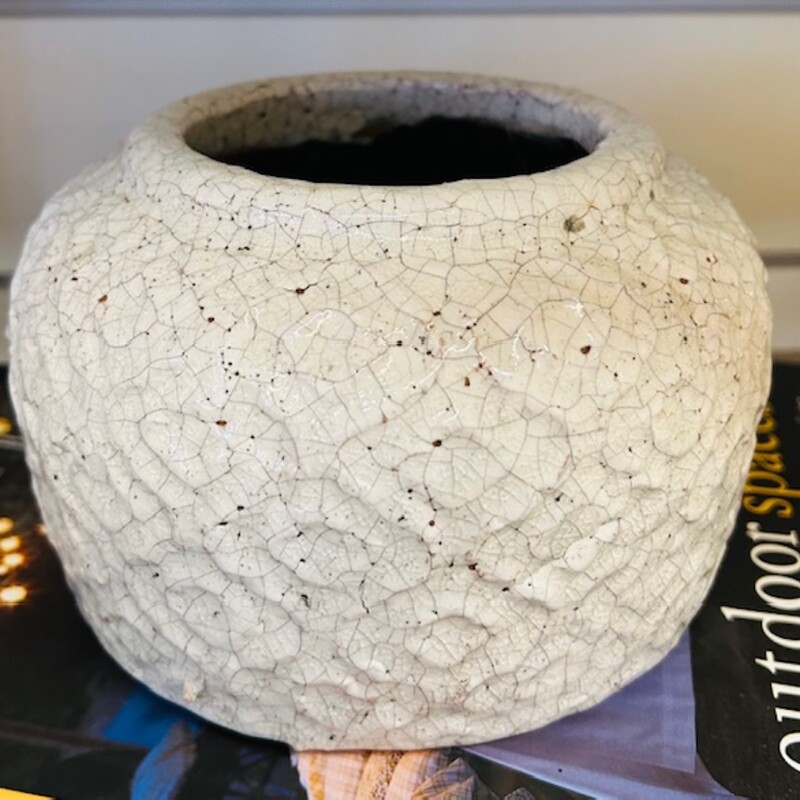 Textured Low Stone Round Vase
White Size: 7 x 5H