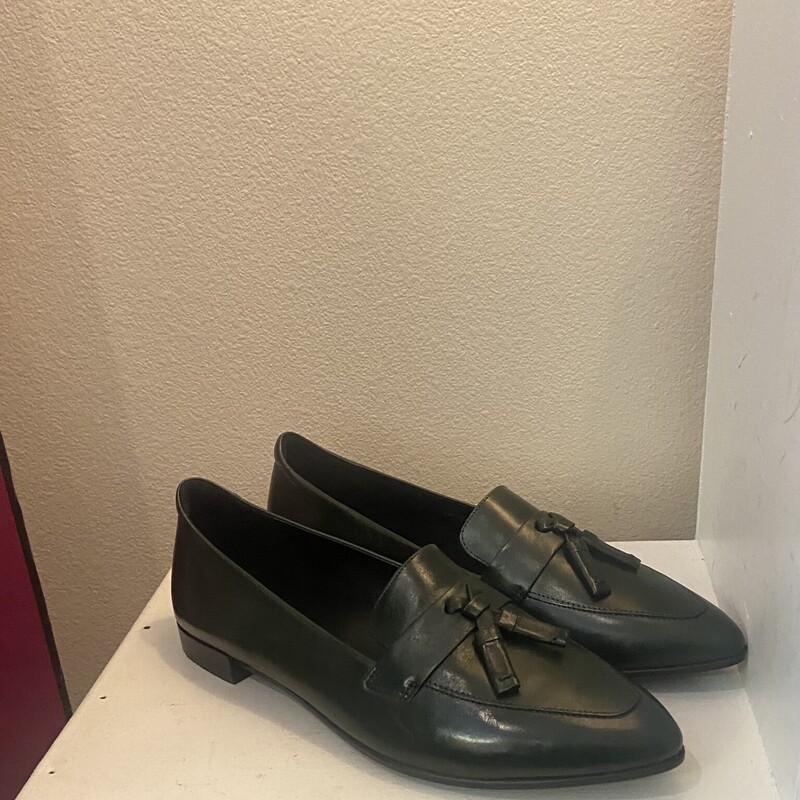 NIB Green Leather Loafer