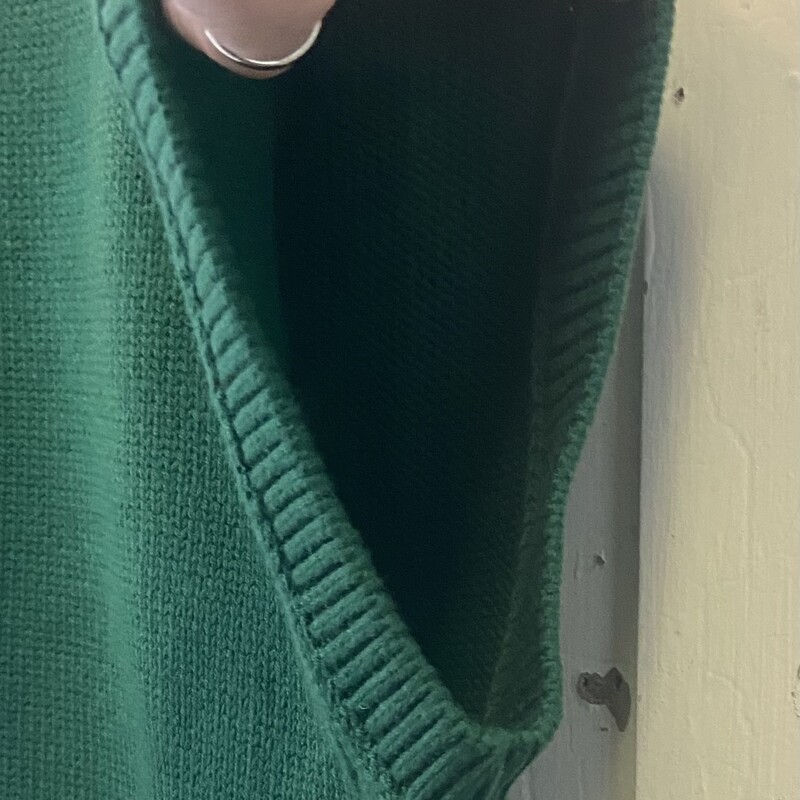 Grn Slvlss Sweater<br />
Green<br />
Size: L R R$365