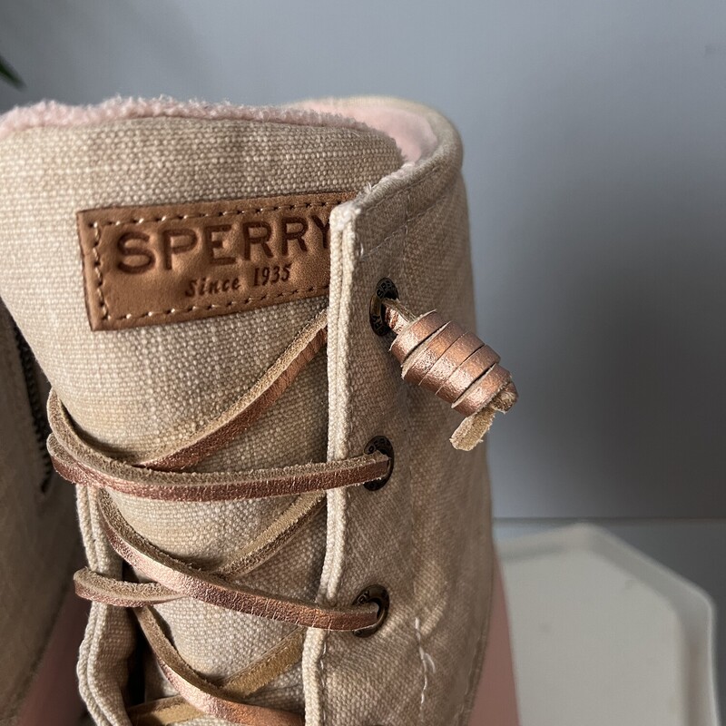 Brand new pair of adorable waterproof Duck Boots<br />
Pastel Pink and cream with laces and side zippers.<br />
These are Sperry Saltwater<br />
Size 9.5<br />
<br />
thanks for looking!<br />
#82447<br />
<br />
PLEASE NOTE - to save on shipping I will not be shipping these with the box.<br />
If you want the box pls get in touch before purchasing as the shipping cost will have to be adjusted.