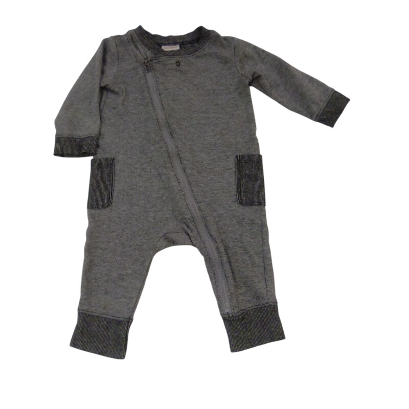 Sleeper: Grey, Boy, Size: 3/6m

Located at Pipsqueak Resale Boutique inside the Vancouver Mall, Suite 230, (upstairs between Round 1 and Golds Gym) or online at: #pipsqueakresale

All items are photographed prior to being steamed. Cross posted, items are located at #PipsqueakResaleBoutique, payments accepted: cash, paypal & credit cards. Any flaws will be described in the comments. More pictures available with link above. Local pick up available at the #VancouverMall, tax will be added (not included in price), shipping available (not included in price, *Clothing, shoes, books & DVDs for $6.99; please contact regarding shipment of toys or other larger items), item can be placed on hold with communication, message with any questions. Join Pipsqueak Resale - Online to see all the new items! Follow us on IG @pipsqueakresale & Thanks for looking! Due to the nature of consignment, any known flaws will be described; ALL SHIPPED SALES ARE FINAL. All items are currently located inside Pipsqueak Resale Boutique as a store front items purchased on location before items are prepared for shipment will be refunded.

#resalerocks #shopsmall #pipsqueakresale #shopvanmall #vancouverwa #portland #reusereducerecycle #fashiononabudget #chooseused #consignment #savemoney #shoplocal #weship  #shopvanmall #vancouvermall #vancouver #vancouverwashington #keepusopen #shoplocalonline #resale #resaleboutique #mommyandme #minime #fashion #reseller #usedclothing #usedtoys #secondhand #consign #store #clothes #womensclothes #kidsclothes #shopvancouvermall