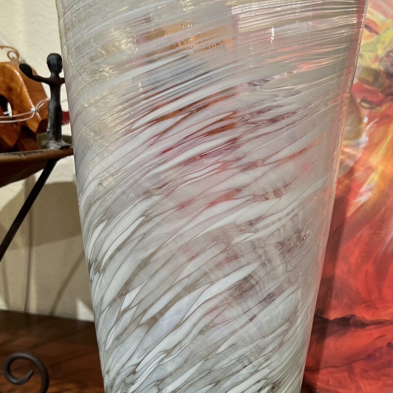 Vase Glass Swirl Mexico, NEW,
Size: 15 H