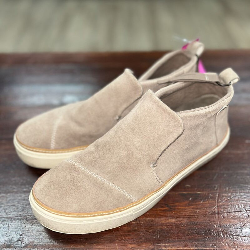 A8.5 Tan Suede Sneakers