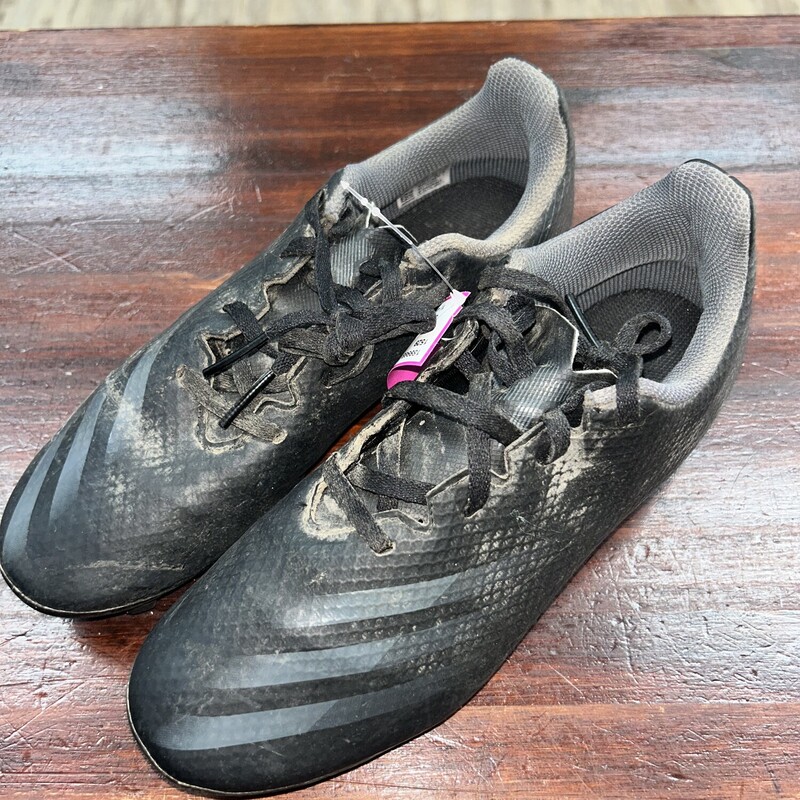 Y7 Black Printed Cleats