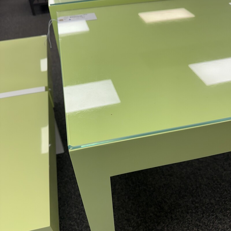 Lacquered Desk +Glass, Light Green with One Drawer. No chair is included.<br />
Size: 38x24x30