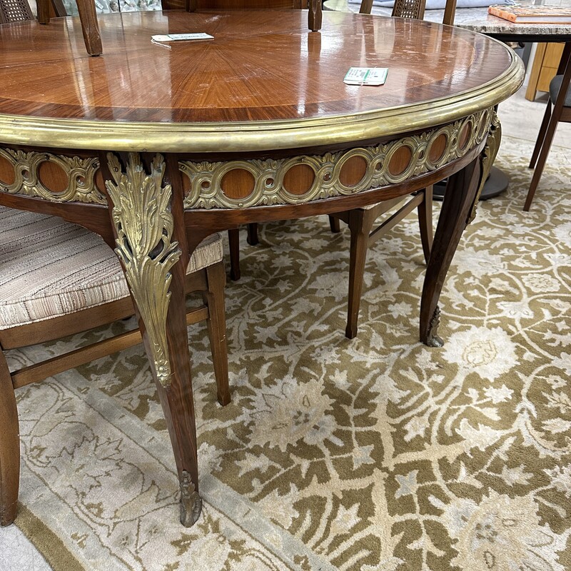 Round Brass Ormolu Table, Includes FOUR 15inch Leaves
Size: 48in table diameter