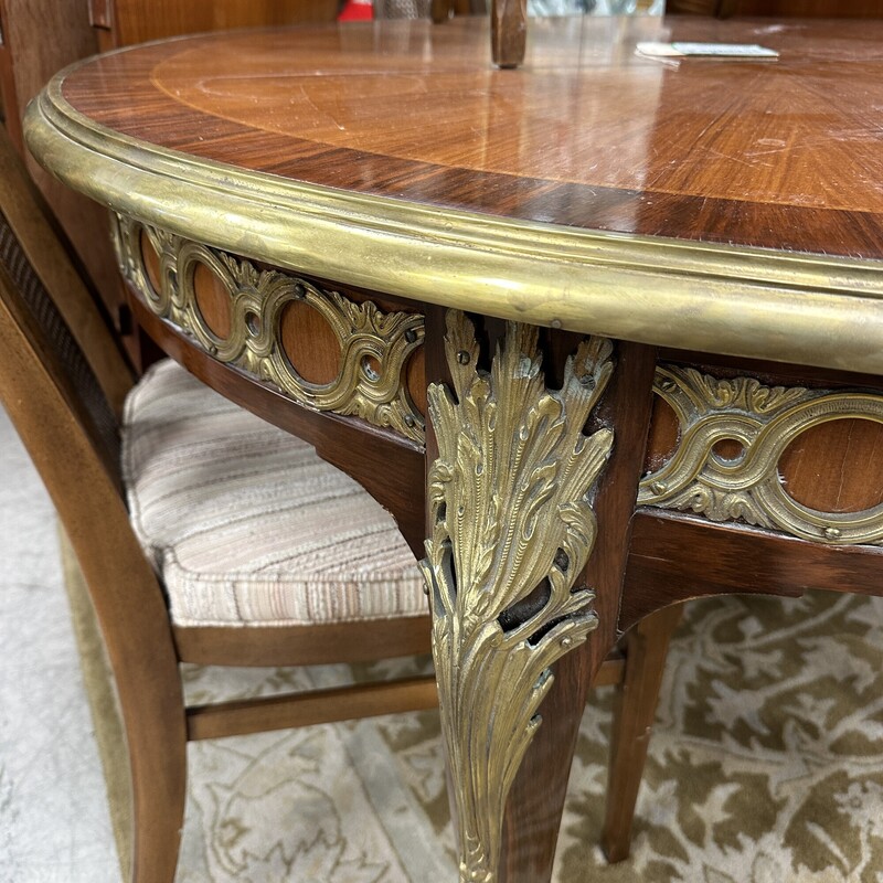 Round Brass Ormolu Table, Includes FOUR 15inch Leaves
Size: 48in table diameter