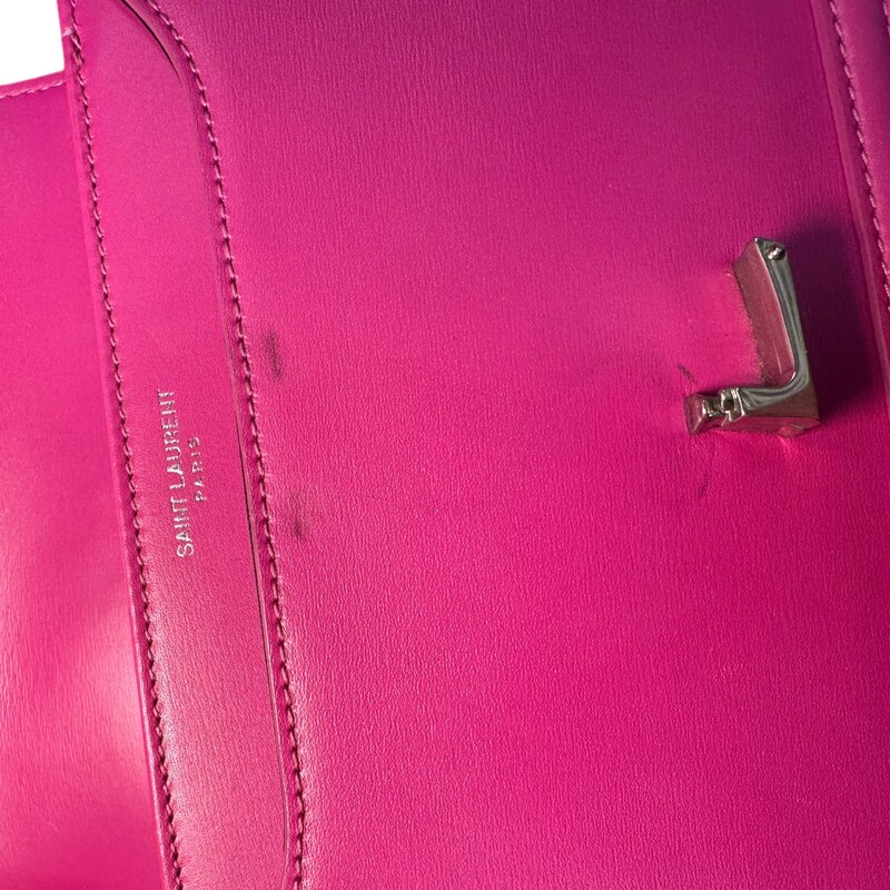 Saint Laurent Solferino Fuschia<br />
<br />
Style Code:BC1634306. 0820<br />
<br />
Dimensions:<br />
7Length<br />
5 Height<br />
<br />
Very Good condition. Some minor marks under the flap and minor corner wear.<br />
<br />
Does not come with the original dust bag or box.