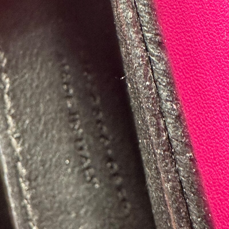 Saint Laurent Solferino Fuschia<br />
<br />
Style Code:BC1634306. 0820<br />
<br />
Dimensions:<br />
7Length<br />
5 Height<br />
<br />
Very Good condition. Some minor marks under the flap and minor corner wear.<br />
<br />
Does not come with the original dust bag or box.