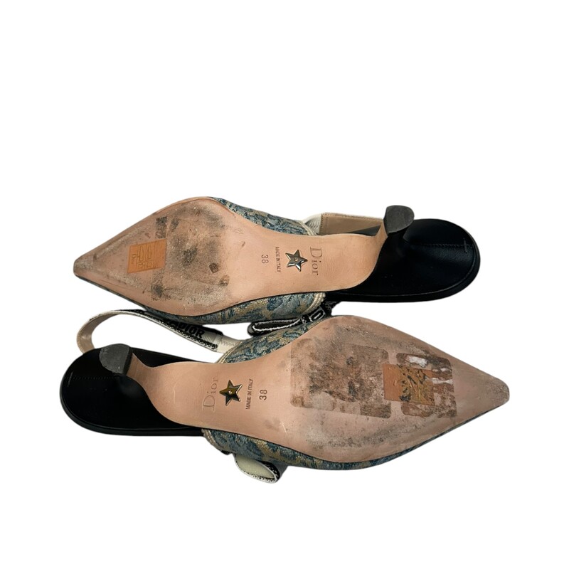 Dior Jadior Brocade Slingback<br />
<br />
Serial Code: MD 05022<br />
<br />
Heel Height:3<br />
<br />
Very Good condition. Some minor wear on bottoms.<br />
<br />
Does not come with the original dust bag or box.