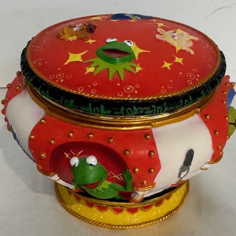 Muppet Theme Music Box
Red White Green Yellow Blue
Size: 5x3.5H