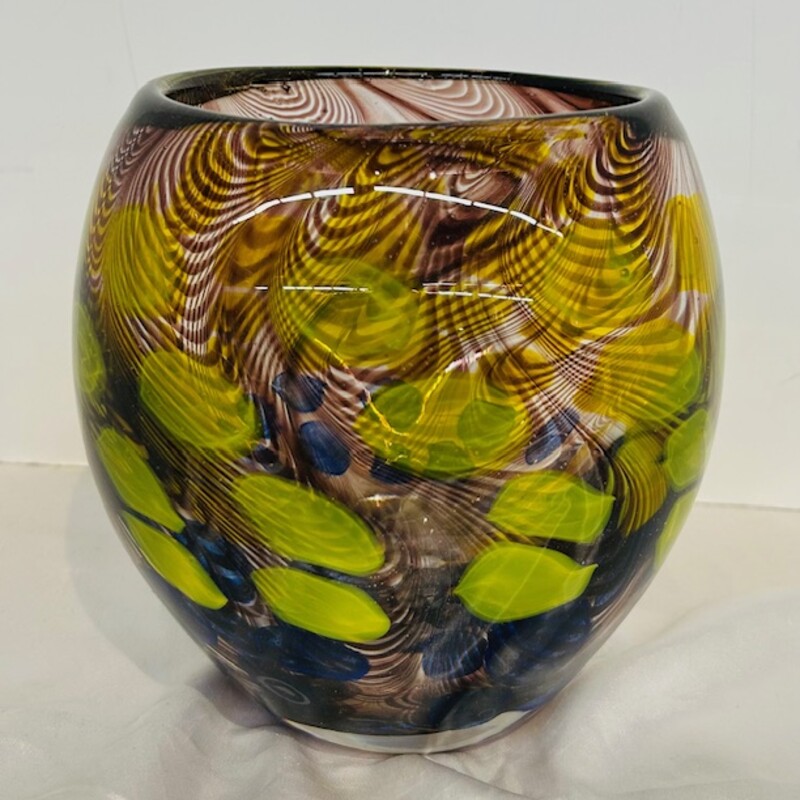 Hand Blown Feathered Glass Vase
Purple Green
Size: 7.5 x 7.5H