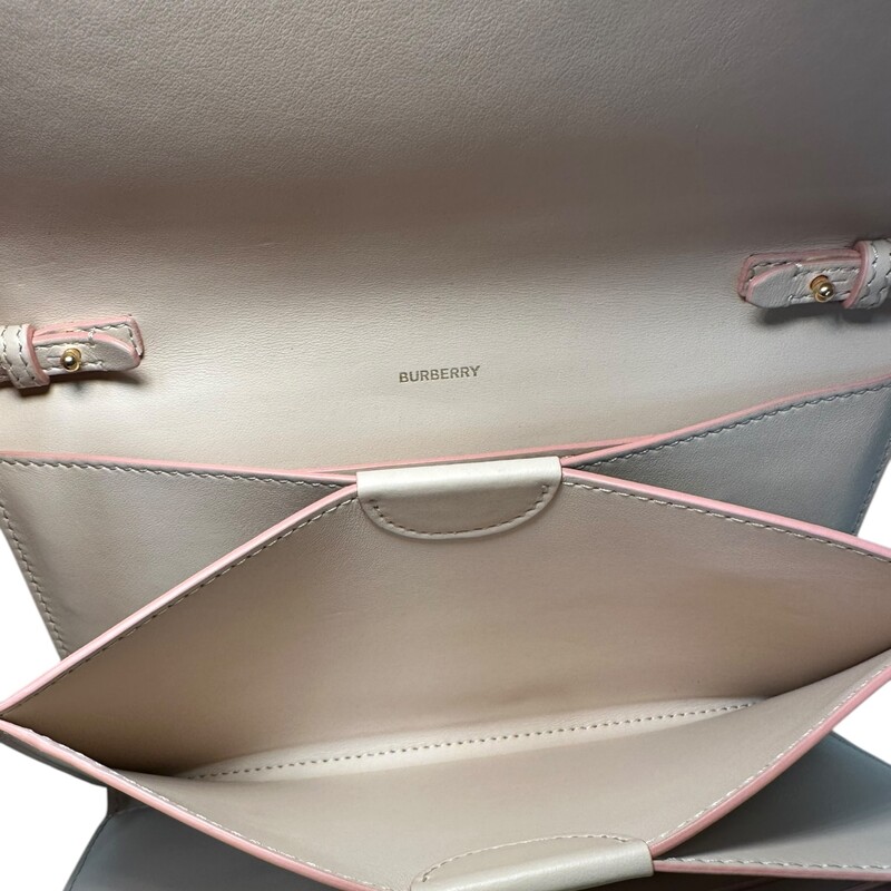 Burberry TB Logo Crossbody<br />
<br />
Dimensions:8L x 5H<br />
<br />
In excellent condition. Like new.<br />
<br />
Does not come with original box or dust bag.