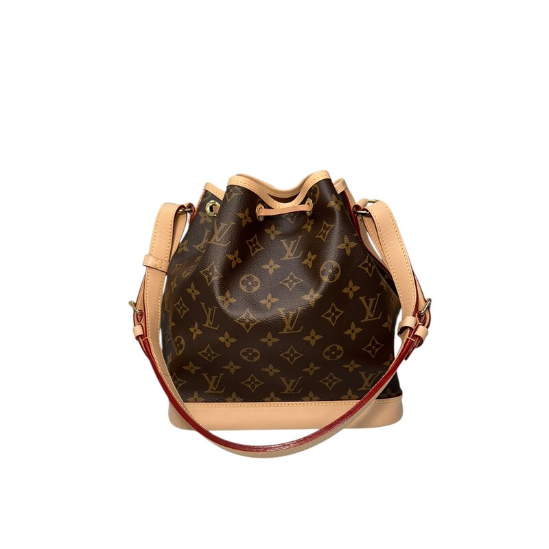 Louis Vuitton Petit Noe Bucket Bag

Date Code: Microchip

Dimensions:
10.6 x 10.6 x 8.3 inches
(Length x Height x Width)

In excellent condition. Like new.

Does not come with original dust bag or box.