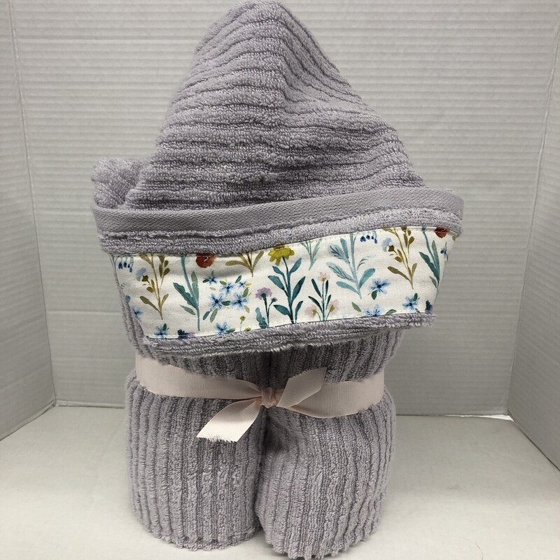 By Julia, Size: Towel, Item: Hooded