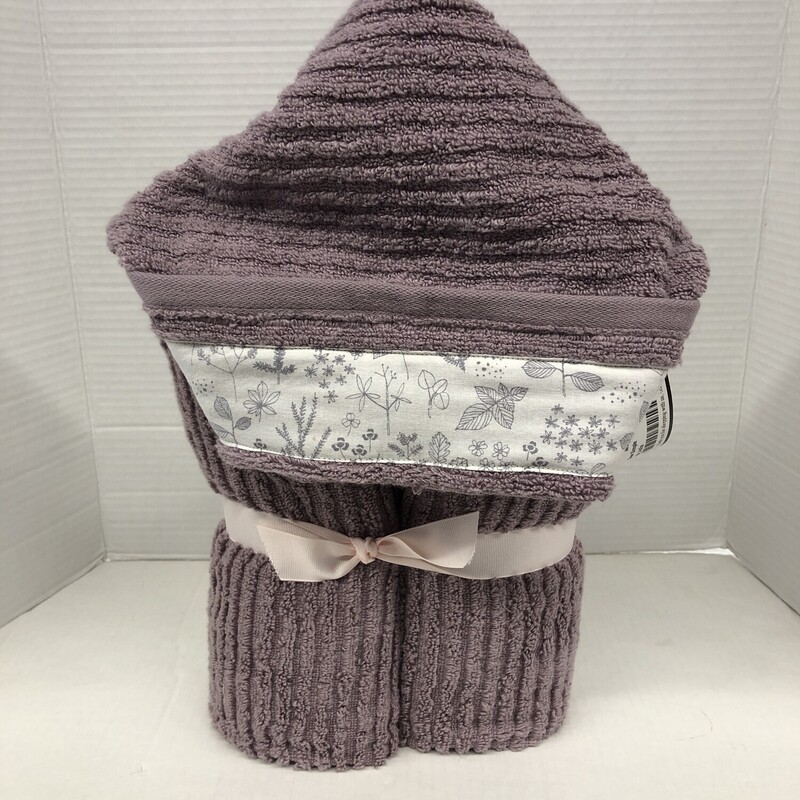 By Julia, Size: Towel, Item: Hooded