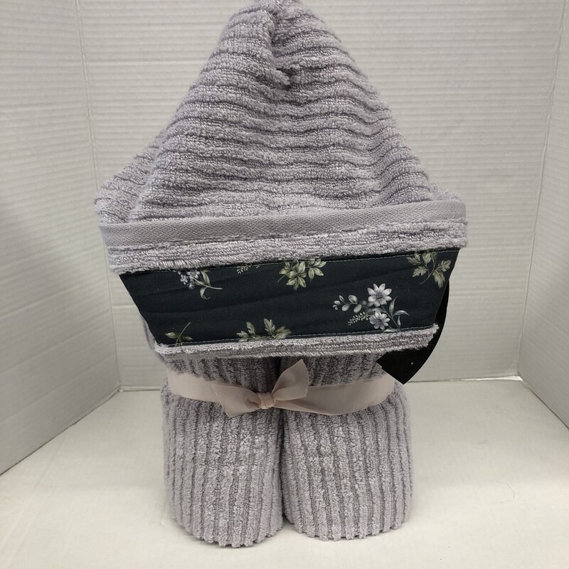 By Julia, Size: Towel, Item: Hooded