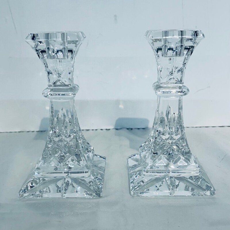 Set of 2 Waterford Lismore Candleholders
Clear
Size: 3 x 6H