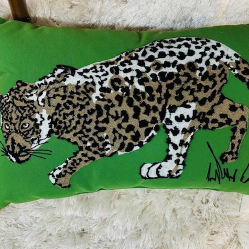 Southern Living Cheetah Rectangle Pillow
Green Black Tan White
Size: 22 x 14H