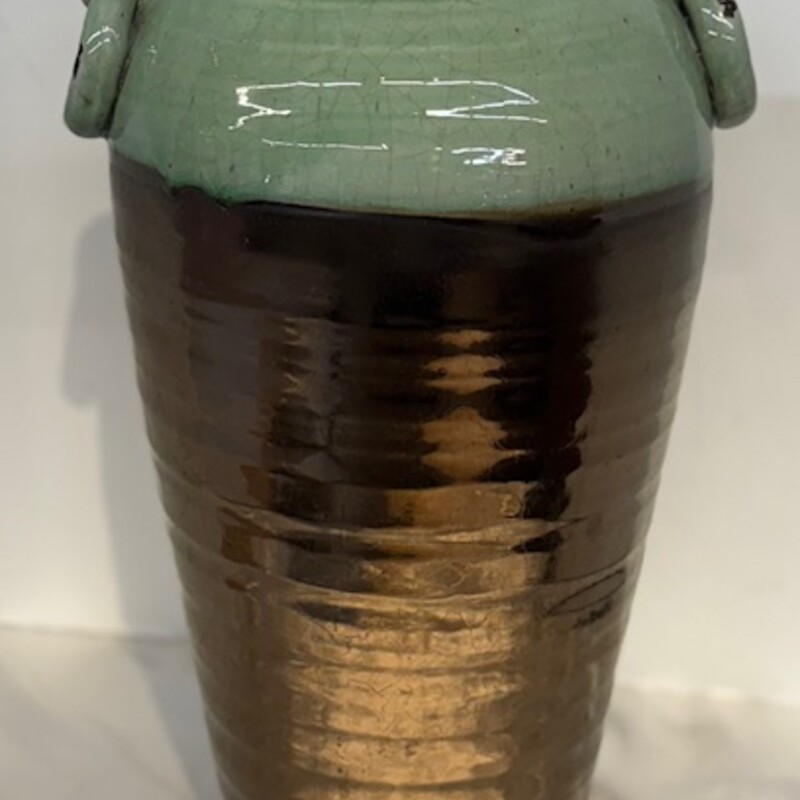 Gold Dipped Ceramic Jug
Green and Gold
Size: 10x17H