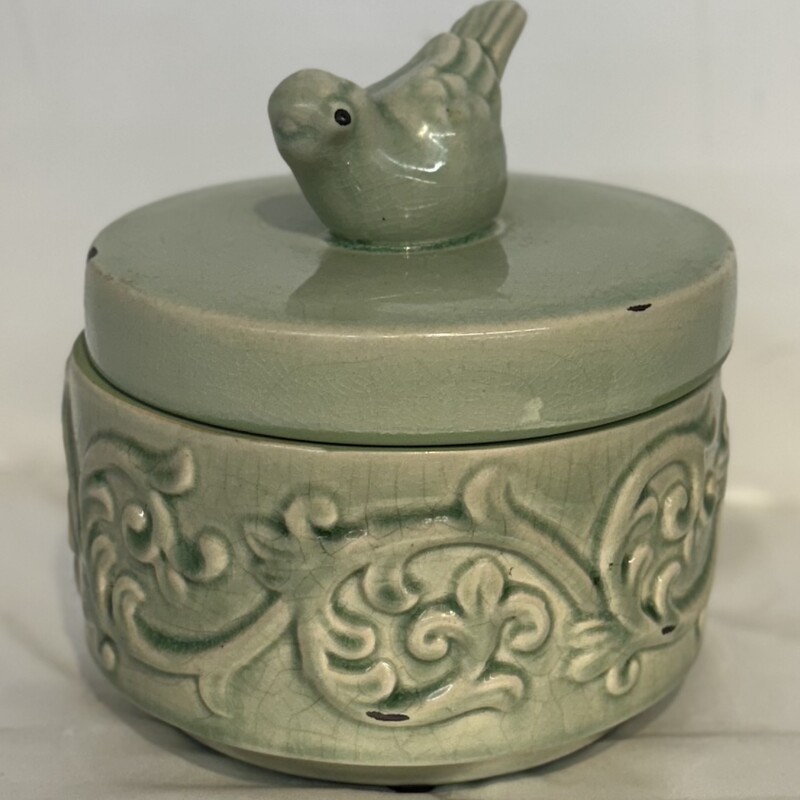 Bird Lidded Vine Dish
Green, Size: 8x9H