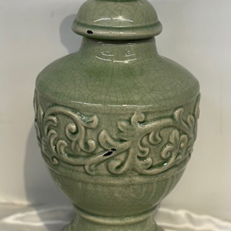 Bird Lidded Vine Jar
Green, Size: 7x16H