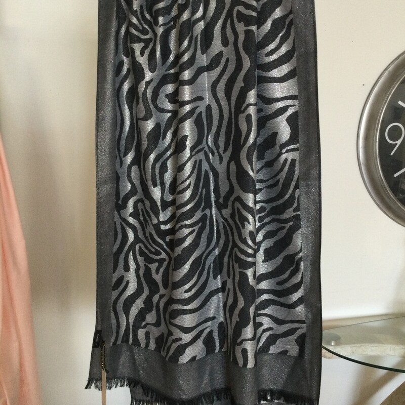 Ivy London NYC Scarf,
Silver/Black