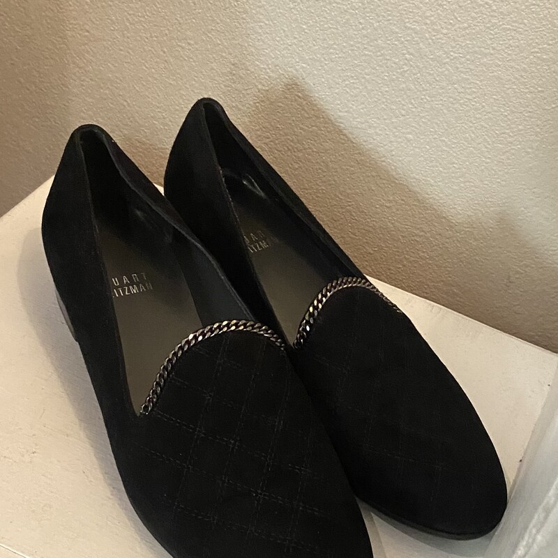 EUC Bk Suede Chain Loafer<br />
Black<br />
Size: 7 R $195