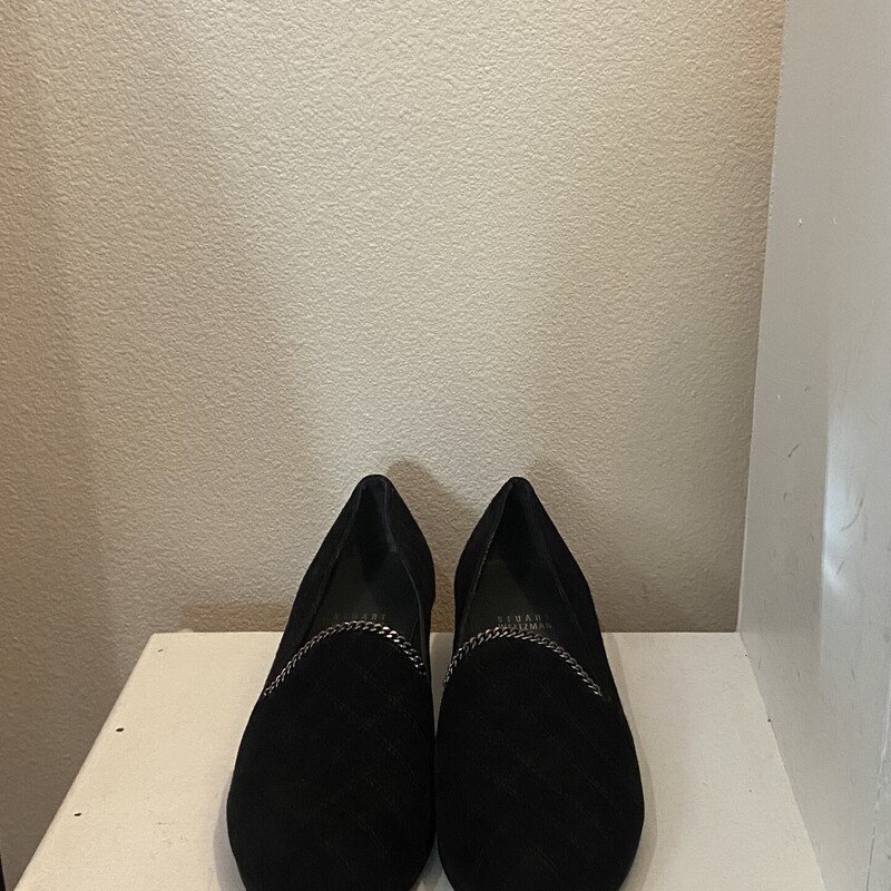 EUC Bk Suede Chain Loafer<br />
Black<br />
Size: 7 R $195