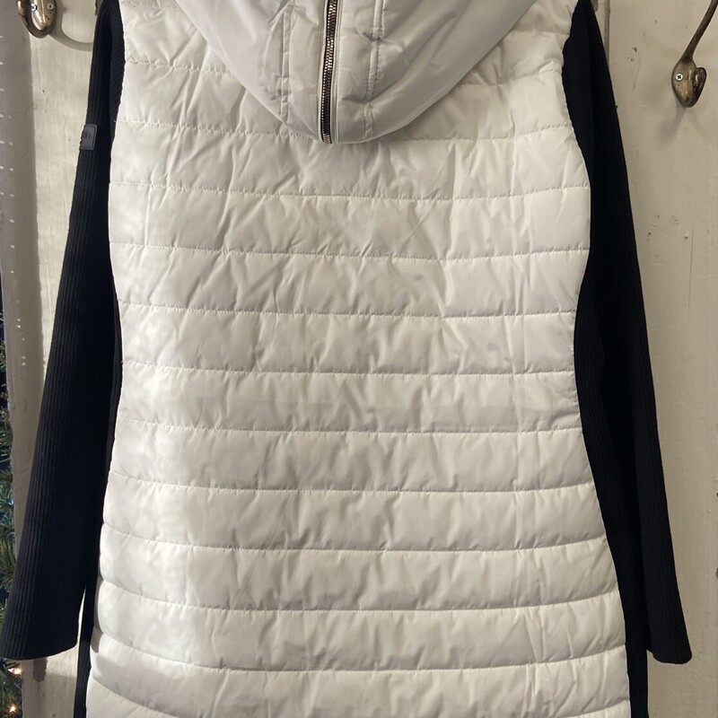 EUC Off W/B Quilt Coat<br />
Off/W/Bk<br />
Size: 1X