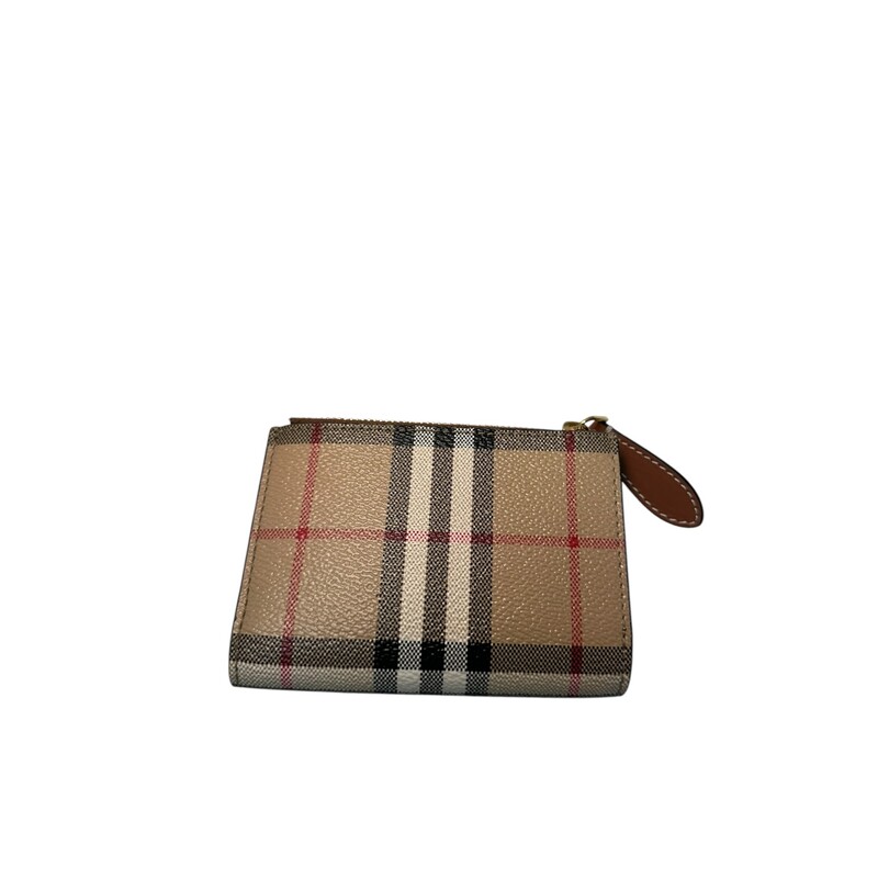 Burberry Portafogolio Compact Wallet in Archival Print<br />
<br />
Dimensions: 4.5 L x 3.5 H<br />
<br />
In excellent condition. Like new.<br />
<br />
Does not come with original box or dust bag.