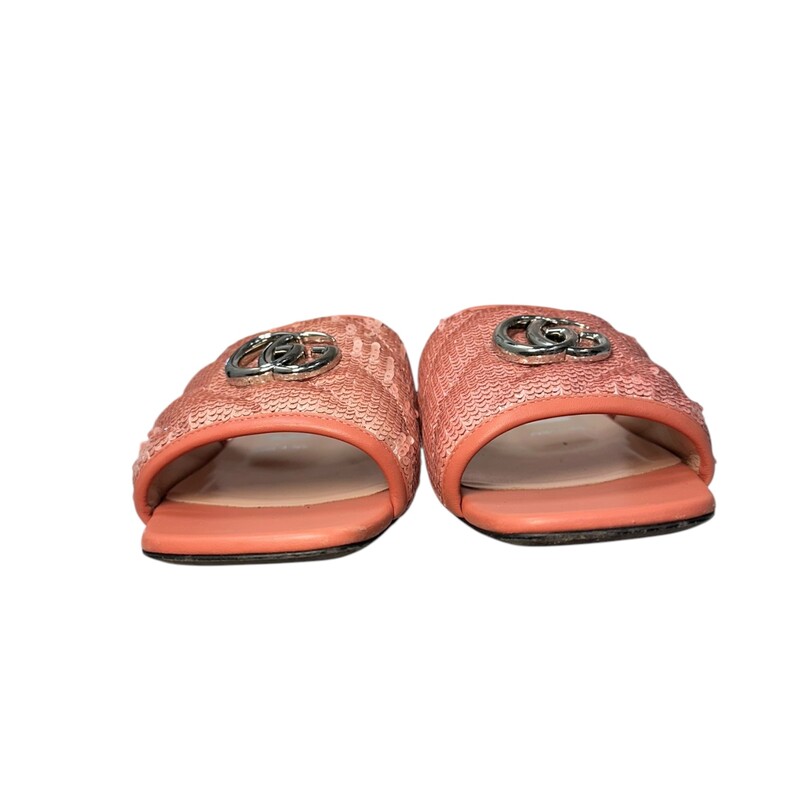 Gucci Double GG Sequin Pink Slides
Size 38

Style Code: 646552 110

Very good condition. Some minor marks on bottoms

Does not come with original dust bag or box.