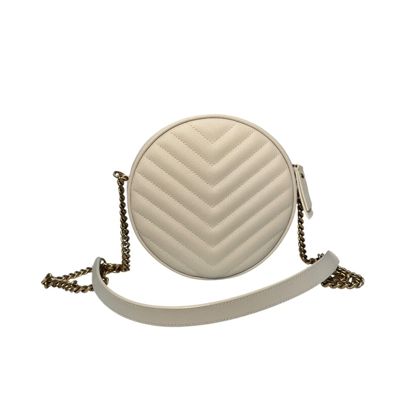 Saint Laurent Jade Round Chevron Off White Circle Bag<br />
<br />
Style Code:PMB 610436.1019<br />
<br />
Dimensions:5in W x6.5in H<br />
<br />
Excellent condition. Some very minimal scratching on hardware.<br />
<br />
Does not with original dust bag or box.