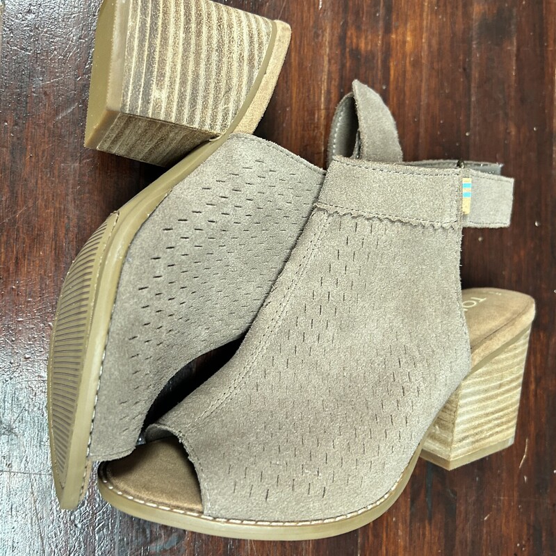 A6.5 Tan Heel Sandals