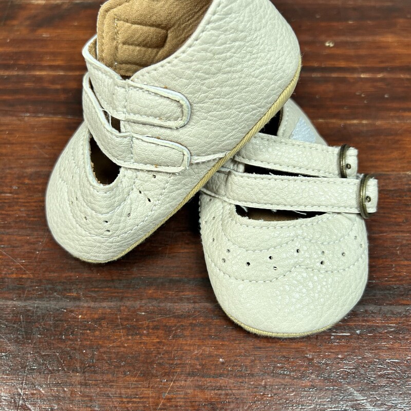 6/12M Beige Velcro Shoes