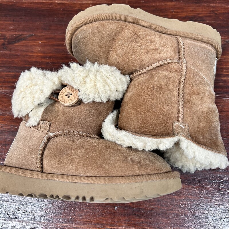 9 Tan Fur Boots *a Bit Wo