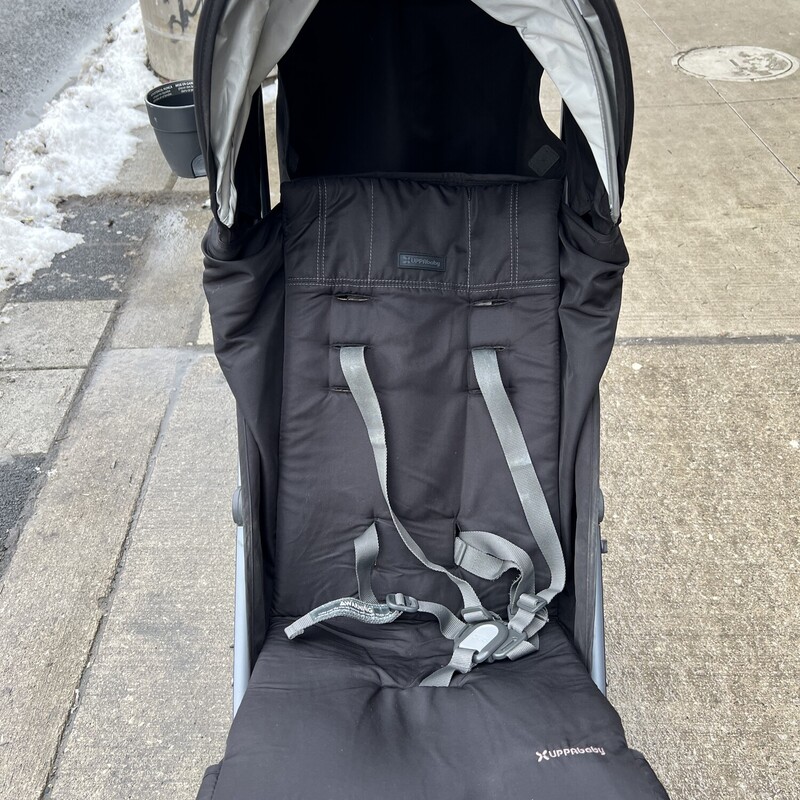 Uppababy G Luxe, Black, Size: Pre-owned<br />
2014