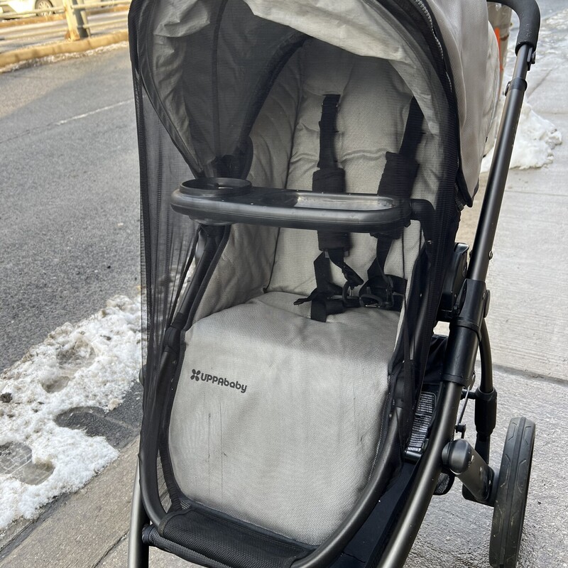 Uppababy Vista Stroller, Grey, Size: 2012<br />
Great Condition