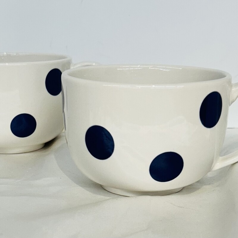 S/2 Kate Spade Deco Dot Mugs
White Blue
Size: 14 Oz