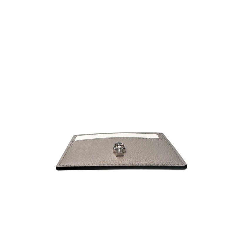 McQueen Card Holder<br />
<br />
Gray<br />
<br />
 Size: OS<br />
<br />
Comes with original dust bag and box.