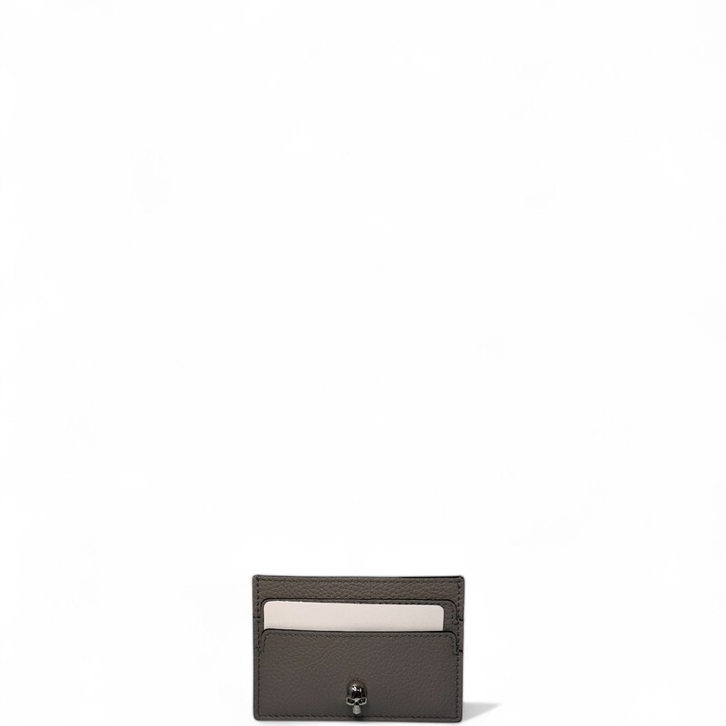 McQueen Card Holder

Gray

 Size: OS

Comes with original dust bag and box.