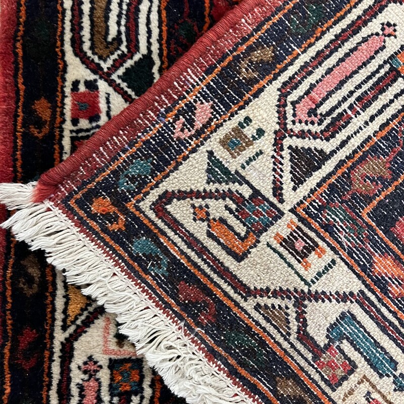 Wool Area Rug<br />
 Size: 5'8x3'3